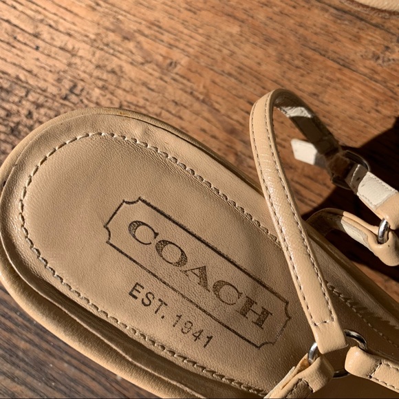 Vintage coach leather floral kitten heels